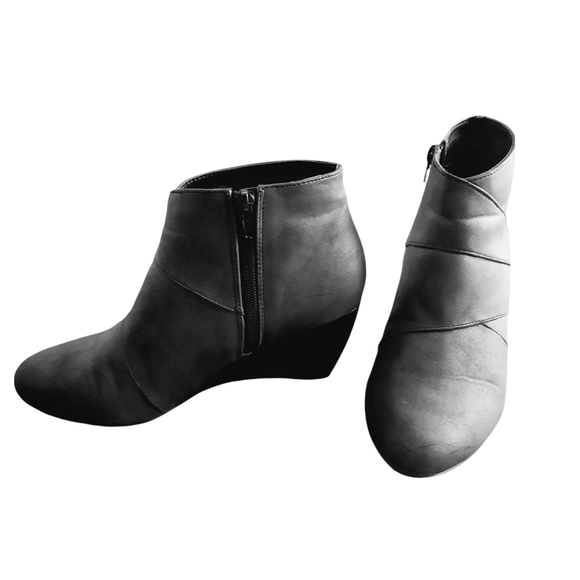 Midnight Velvet Womens Black Copper Booties Size 8M - Picture 1 of 7